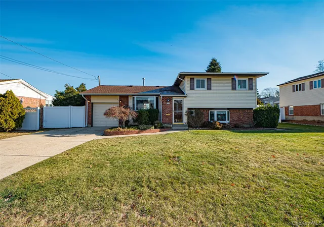 Photo 1 of Sale Pending at 305 West 20th St, Deer Park, NY 11729 | MLS# 802789 | Listing updated on 2025-11-03