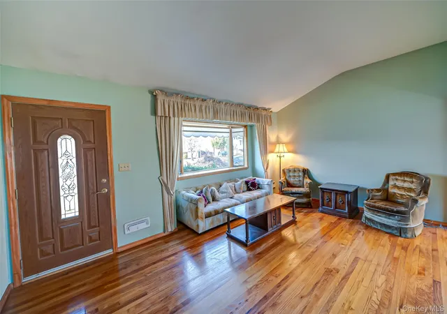 Photo 2 of Sale Pending at 305 West 20th St, Deer Park, NY 11729 | MLS# 802789 | Listing updated on 2025-11-03