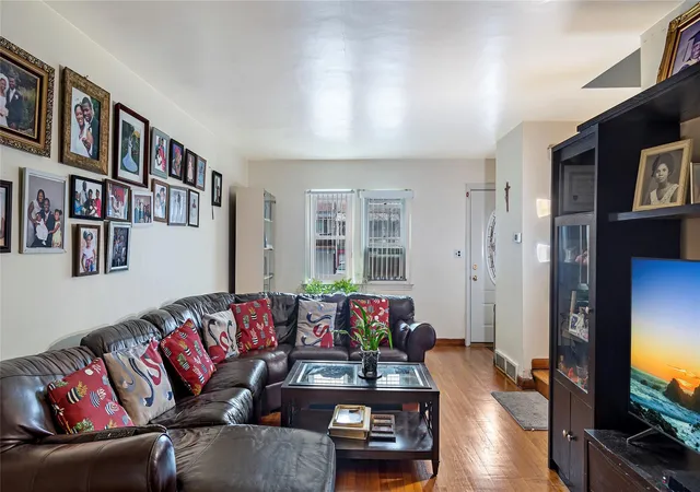 Photo 3 of Sale Pending at 2934 Throop Ave, Bronx, NY 10469 | MLS# 803643 | Listing updated on 2026-01-12