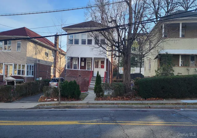 Homes for sale in New Rochelle, NY | 114 Lincoln Ave, New Rochelle, NY 10801 | MLS# 803766