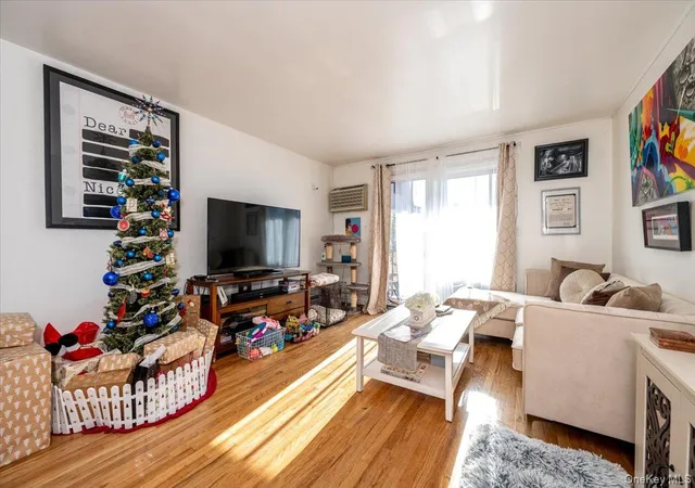 3rd image of 2873 Roebling Ave, Bronx, NY 10461 | MLS# 806069