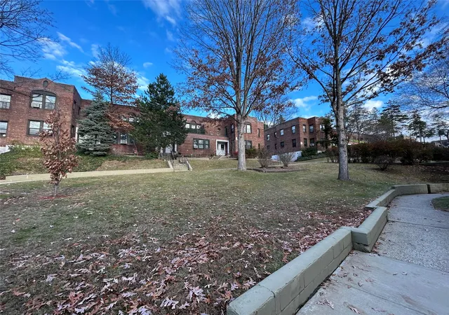 2nd image of 4001 Little Neck Parkway #31B, Little Neck, NY 11363 | MLS# 806709