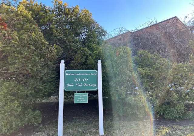 Photo 3 of Sale Pending at 4001 Little Neck Pkwy #31B, Little Neck, NY 11363 | MLS# 806709 | Listing updated on 2026-06-16