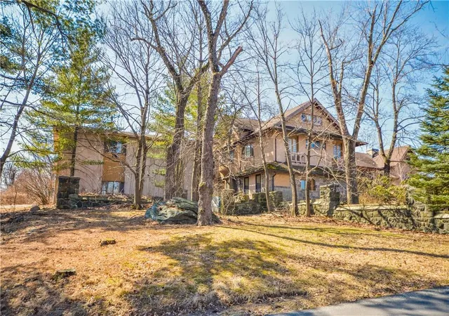 Photo 5 of Sale Pending at 620 Sleepy Holw Rd, Briarcliff Manor, NY 10510 | MLS# 816970 | Listing updated on 2025-03-12