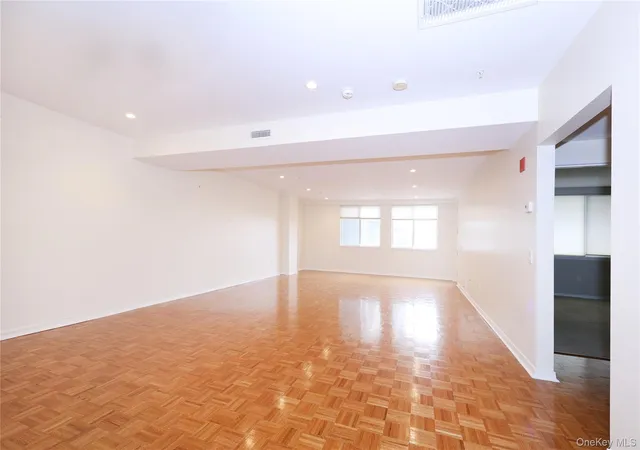 Homes for sale in North Hempstead, NY | 100 Harbor View Dr #423, North Hempstead, NY 11050 | MLS# 818836