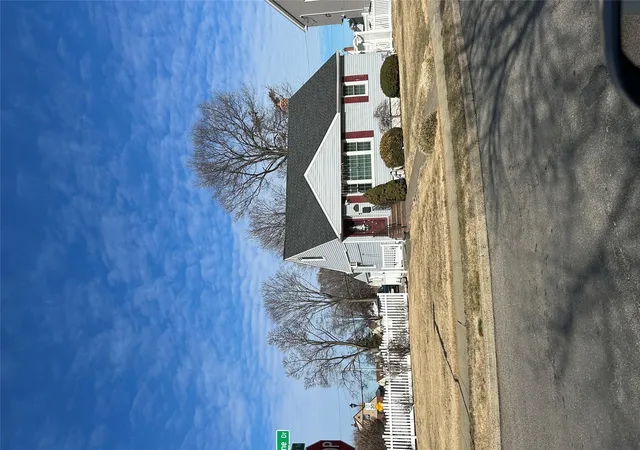 Photo 1 of Sale Pending at 1096 Shelburne Dr, Franklin Square, NY 11010 | MLS# 819823 | Listing updated on 2025-04-11