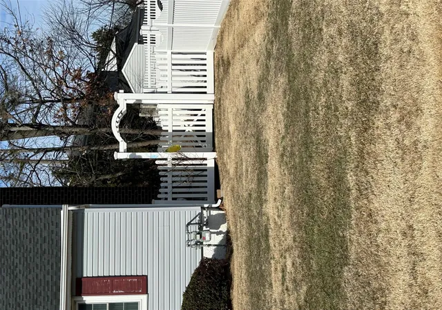 Photo 5 of Sale Pending at 1096 Shelburne Dr, Franklin Square, NY 11010 | MLS# 819823 | Listing updated on 2025-04-11