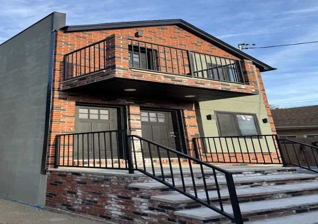 Photo 3 of Sale Pending at 121 09 195th St, Springfield Gardens, NY 11413 | MLS# 820360 | Listing updated on 2025-12-03