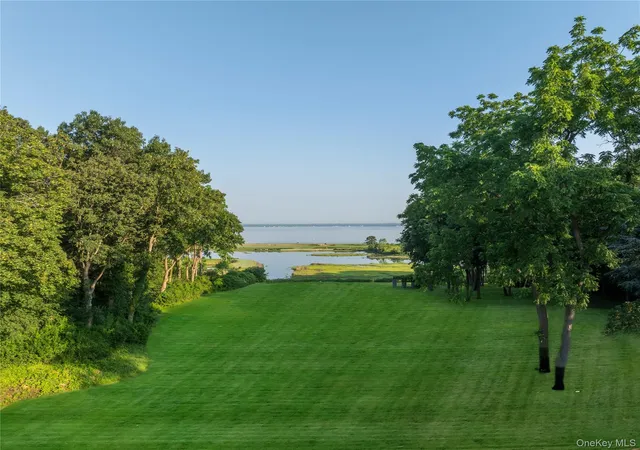 Homes for sale in Oyster Bay, NY | 10 Lands End Rd, Oyster Bay, NY 11560 | MLS# 820454