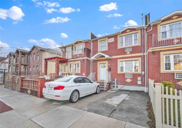 Photo 2 of Single family home for sale at 139 21 246th Street, New York, NY 11422 | MLS# 821215 | Listing updated on 2026-07-28