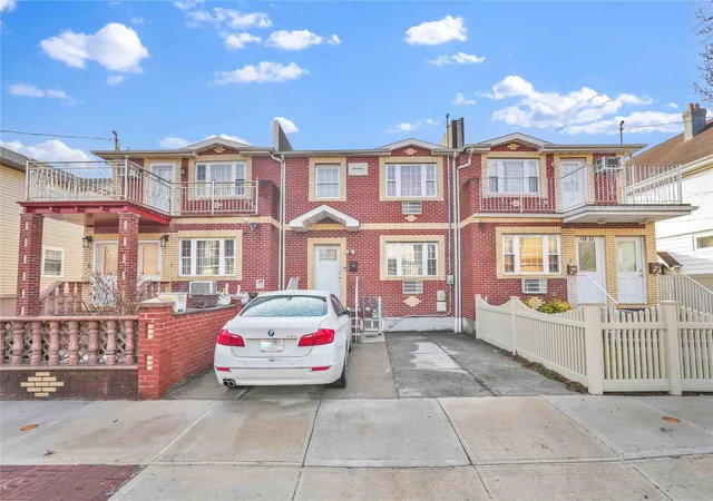 Photo 3 of Single family home for sale at 139 21 246th Street, New York, NY 11422 | MLS# 821215 | Listing updated on 2026-07-28