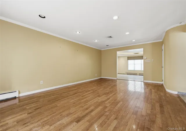 4th image of 748 Sherwood St, Hempstead, NY 11581 | MLS# 821399