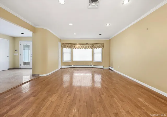 5th image of 748 Sherwood St, Hempstead, NY 11581 | MLS# 821399