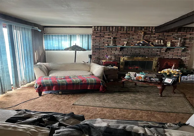 4th image of 417 N Monroe Ave, Babylon, NY 11757 | MLS# 822329