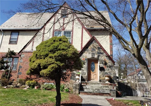 Homes for sale in Mount Vernon, NY | 289 Bedford Ave, Mount Vernon, NY 10553 | MLS# 823018