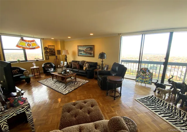 3rd image of 27110 Grand Central Pkwy #33D, Floral Park, NY 11005 | MLS# 823280