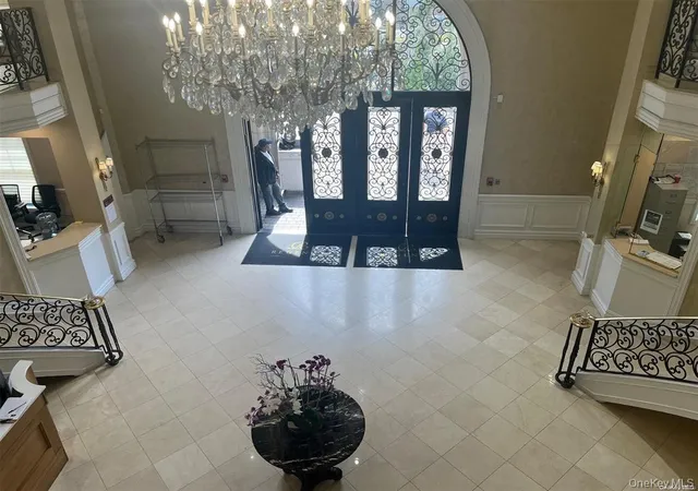 Photo 3 of Sale Pending at 260 Central #135, Lawrence, NY 11559 | MLS# 823351 | Listing updated on 2026-07-17