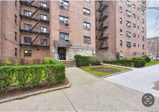 Stock Cooperative at 138-25 31 Drive #2E, Flushing, NY 11354 | MLS# 823582 | | Sold on 2025-07-22