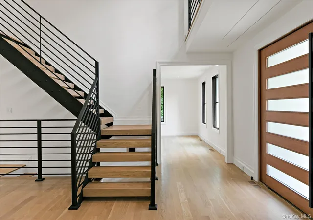 3rd image of 14 Kolbert Dr, Scarsdale, NY 10583 | MLS# 824292