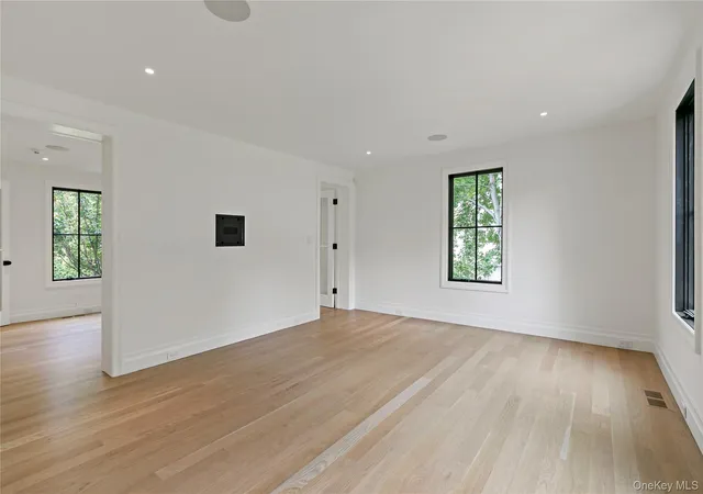 4th image of 14 Kolbert Dr, Scarsdale, NY 10583 | MLS# 824292