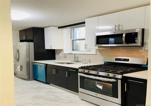 Photo 3 of Multi family home for sale at 2503 Marion Ave, Bronx, NY 10458 | MLS# 825950 | Listing updated on 2025-12-03