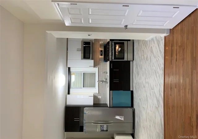 Listing Photo 5 - Condo for sale in building located at 2503 Marion Ave, Bronx, NY 10458