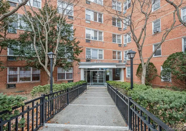 Photo 2 of Condo for sale at 679 W 239th Street #1C, Bronx, NY 10463 | MLS# 827535 | Listing updated on 2026-09-16