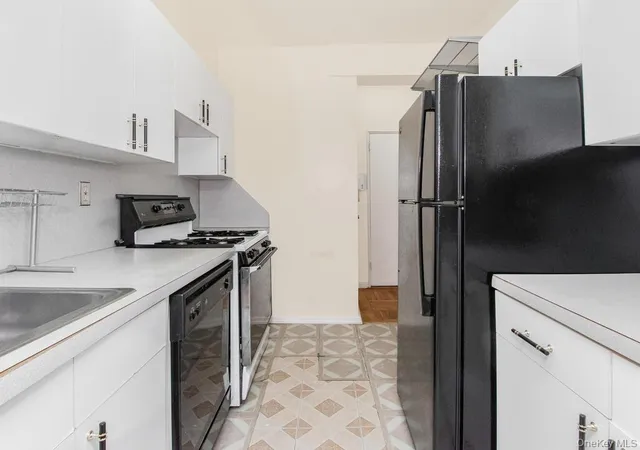 Photo 3 of Condo for sale at 679 W 239th Street #1C, Bronx, NY 10463 | MLS# 827535 | Listing updated on 2026-09-16