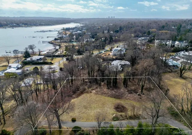 4th image of 36 Pheasant Run Ln, Great Neck, NY 11024 | MLS# 827748