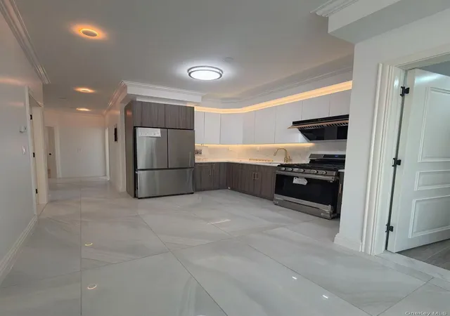 Photo 4 of Sale Pending at 71-37 166 St, New York, NY 11354 | MLS# 827760 | Listing updated on 2026-04-09