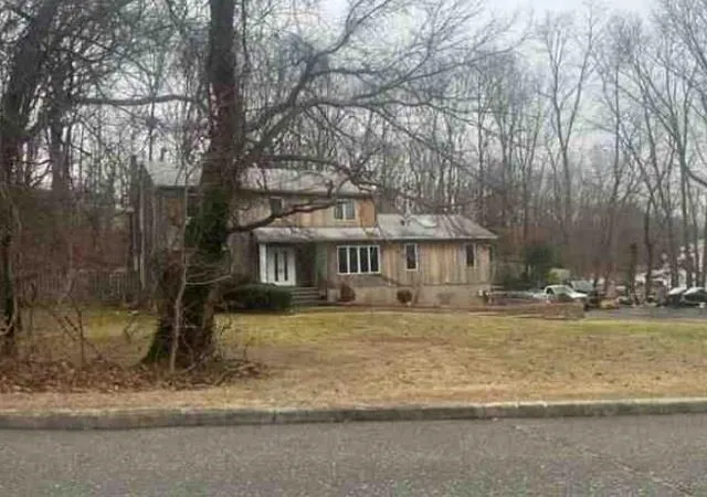 Single Family Residence at 3 Jacobs Path, Melville, NY 11747 | MLS# 828169 |  | Sold on 2025-12-30