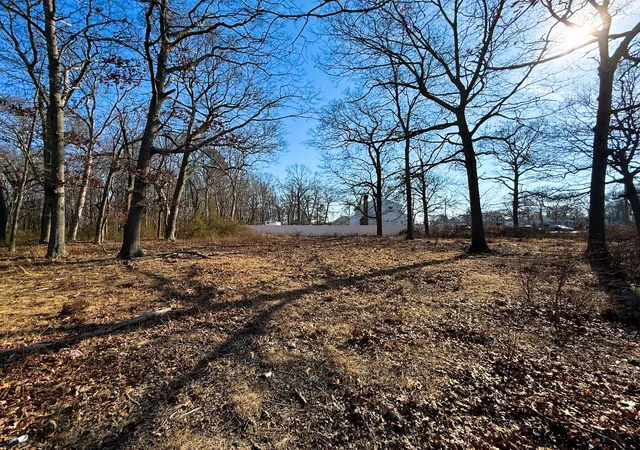 4th image of 181 William Floyd Pkwy, Brookhaven, NY 11967 | MLS# 828502