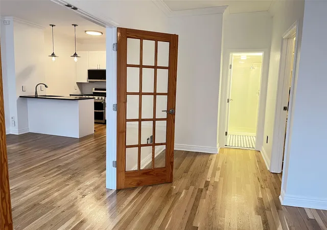 Photo 3 of Sale Pending at 206 Montrose Ave #3A, Brooklyn, NY 11206 | MLS# 829394 | Listing updated on 2025-07-25