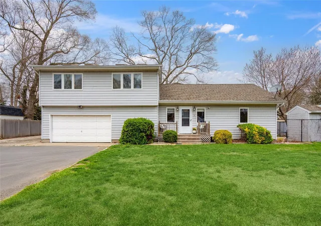 Single Family Residence at 5 Sinclair St, Mastic, NY 11950 | MLS# 830144 | | Sold on 2025-08-01