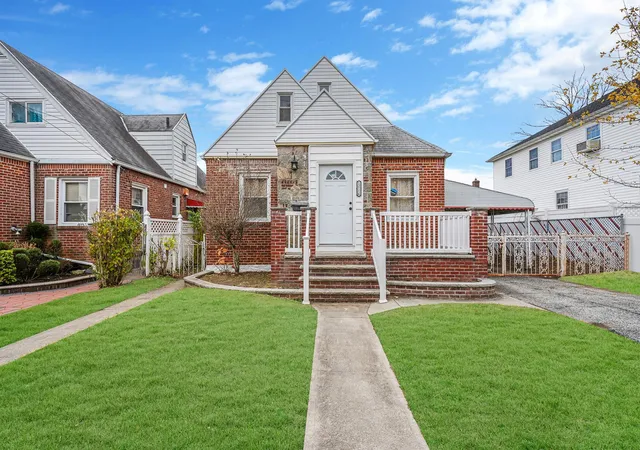 1st image of 121 16 198th St, Springfield Gardens, NY 11413 | MLS# 831755