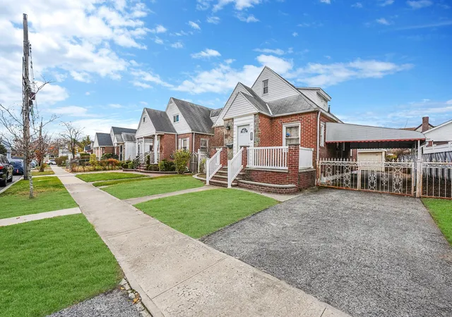 3rd image of 121-16 198Th St, Springfield Gardens, NY 11413 | MLS# 831755