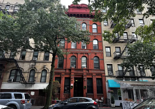 Photo 1 of Sale Pending at 153 4th Street #5, Brooklyn, NY 11211 | MLS# 832511 | Listing updated on 2025-04-11