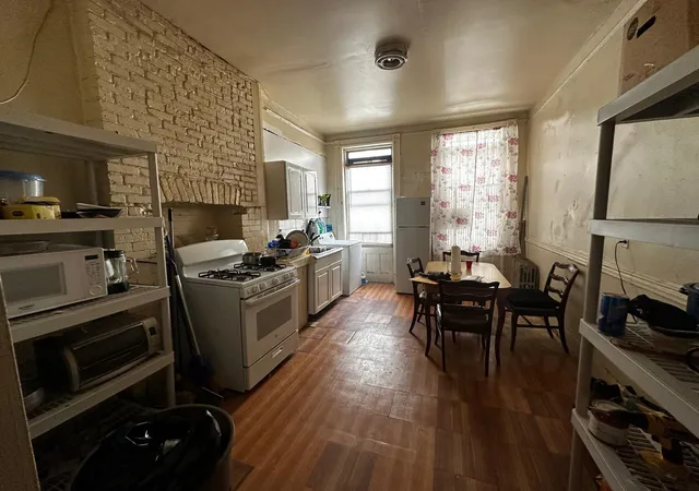 Photo 3 of Sale Pending at 153 4th Street #5, Brooklyn, NY 11211 | MLS# 832511 | Listing updated on 2025-04-11