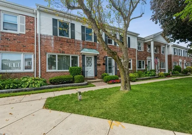 Condominium at 3000 Stevens St #32, Oceanside, NY 11572 | MLS# 833904 | | Sold on 2025-09-15