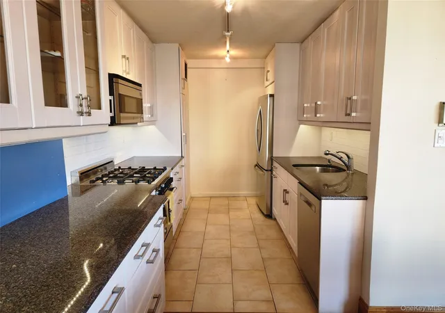 Photo 3 of Sale Pending at 18 15 215th Street #6 M, New York, NY 11360 | MLS# 834870 | Listing updated on 2026-09-29