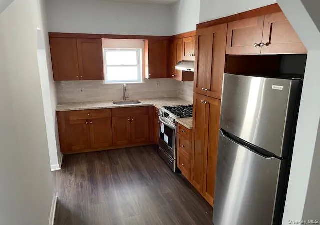 2nd image of 2010 Hobart Ave, Bronx, NY 10461 | MLS# 835031