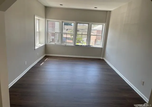 3rd image of 2010 Hobart Ave, Bronx, NY 10461 | MLS# 835031