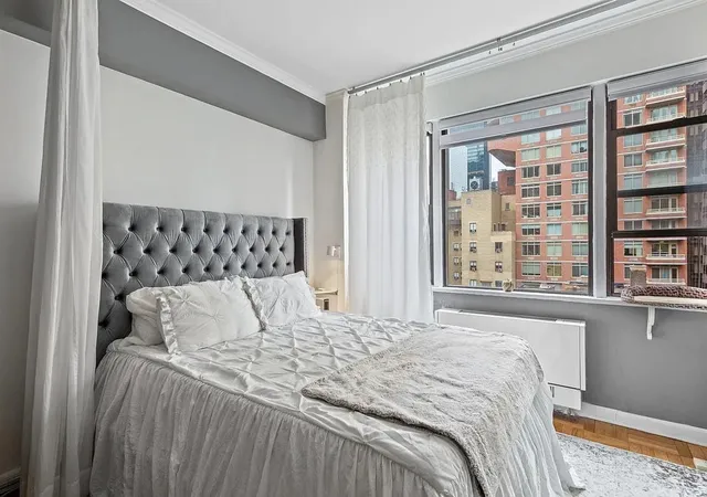 Photo 3 of Sale Pending at 240 46 East #10E, New York, NY 10017 | MLS# 835345 | Listing updated on 2025-10-07