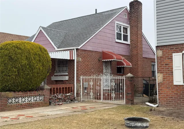 Photo 3 of Sale Pending at 120 47 228 St, Cambria Heights, NY 11411 | MLS# 836517 | Listing updated on 2025-04-12