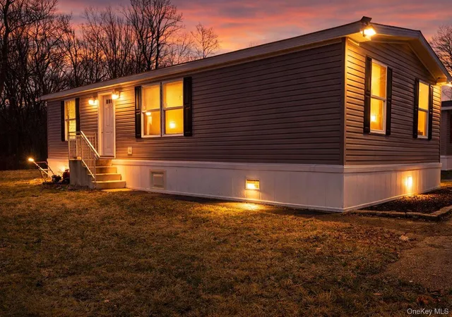 Photo 1 of Manufactured home for sale at 20 Shore Ln, Bloomingburg, NY 12721 | MLS# 836730 | Listing updated on 2026-09-29