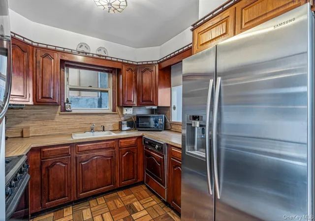 Photo 4 of Sale Pending at 83-18 Parsons Blvd, Jamaica, NY 11432 | MLS# 838342 | Listing updated on 2026-06-10