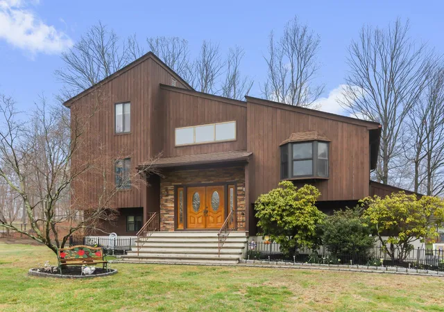 Single family home for sale at 1 Southgate Dr, Cortlandt Manor, NY 10567 | MLS# 838380 | Listing updated on 2025-08-02