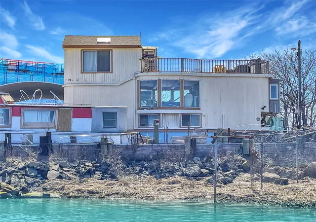 Photo 1 of Single family home for sale at 360 Beach 59th St, Arverne, NY 11692 | MLS# 838575 | Listing updated on 2026-03-27
