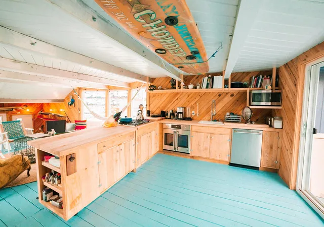 Photo 3 of Single family home for sale at 360 Beach 59th St, Arverne, NY 11692 | MLS# 838575 | Listing updated on 2026-03-27