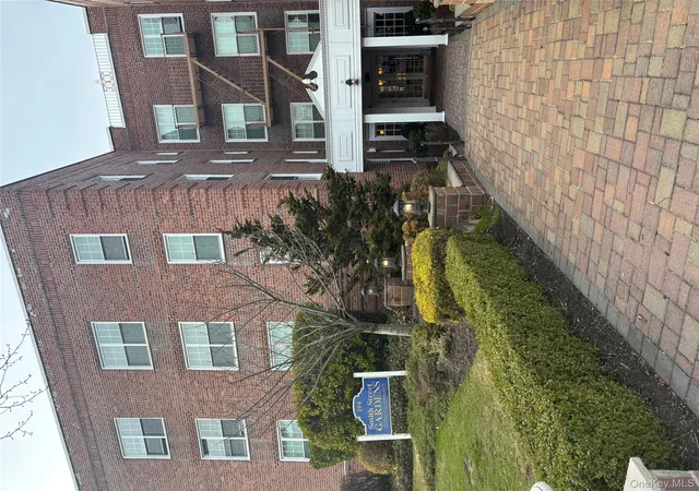 1st image of 194 Smith St #3P, Hempstead, NY 11520 | MLS# 839068